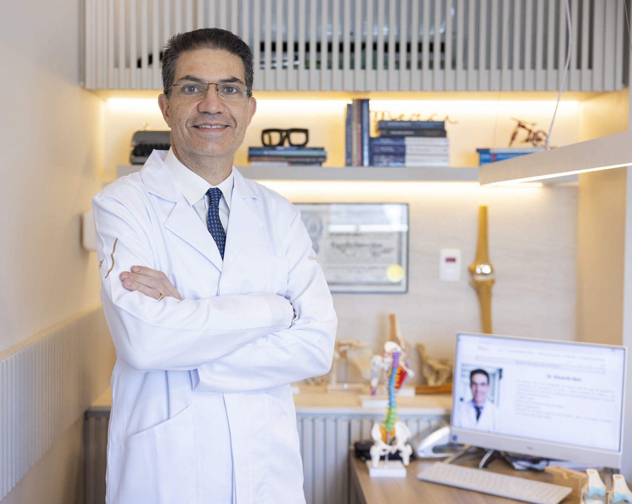 Dr. Eduardo Neri — Ortopedista em São Paulo